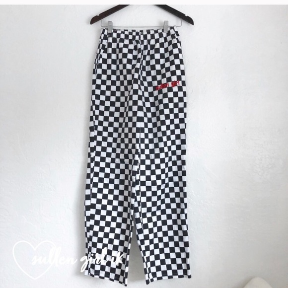 Sullen girl checkered pants - Picture 4 of 4